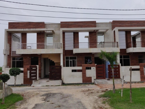 Ready to move Independent House Villa in Krishna Nagar Lucknow