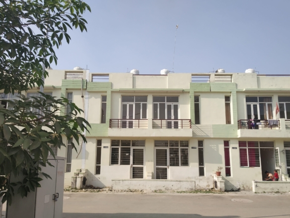 Ready to move Independent House Villa in Sushant Golf City Lucknow