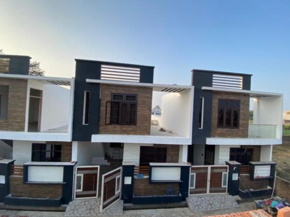 Ready to move Independent House Villa in University Road Lucknow