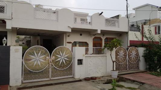 Ready to move Independent House Villa in Vikas Nagar Lucknow
