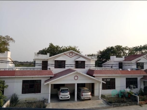 Ready to move homes property in Gulistan Colony Lucknow